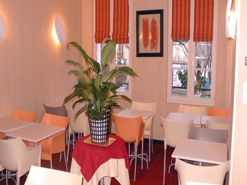 Отель Ibis Styles Paris Eiffel Cambronne Экстерьер фото